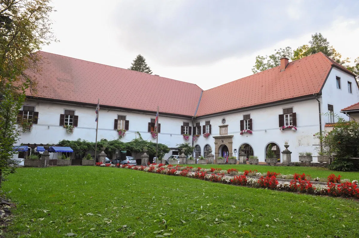 FOTO: Prenova Dvorca Radlje – povezovanje dediščine in sodobnost