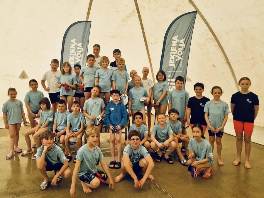 FOTO: Odlični nastopi Fužinarjevih plavalcev na domačem bazenu