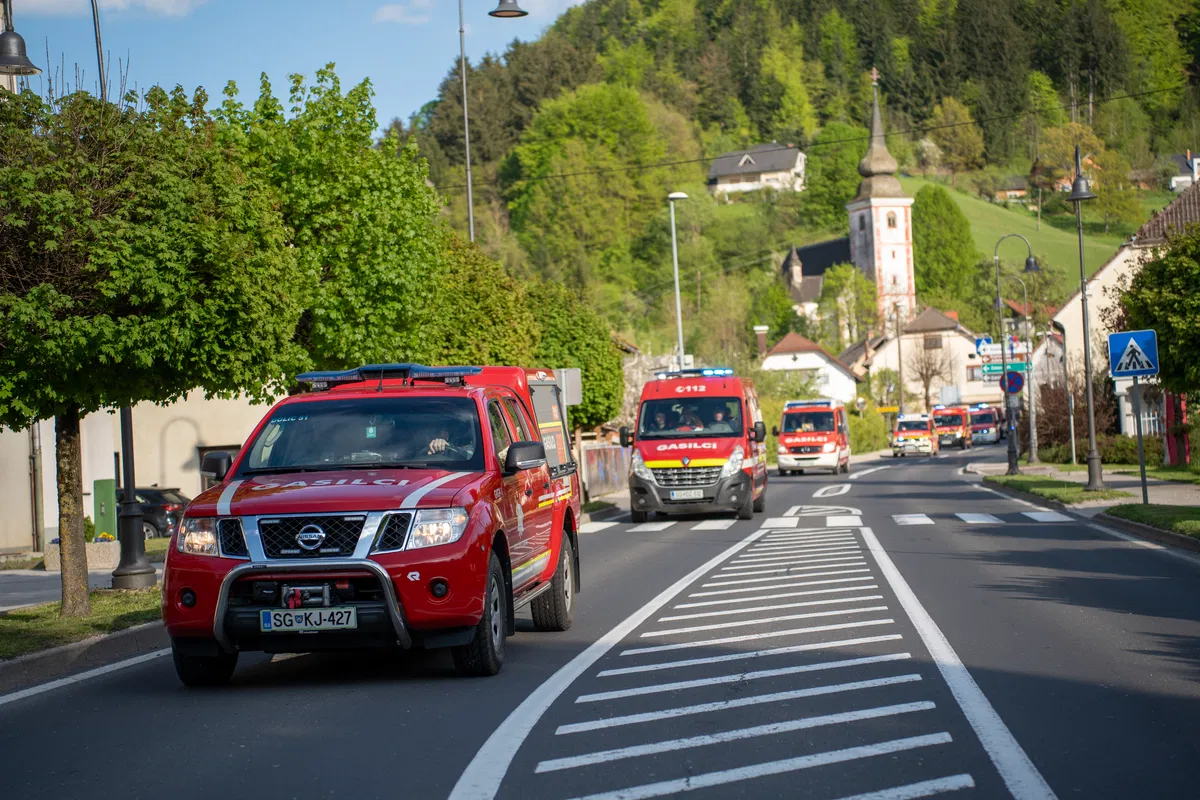FOTO in VIDEO: Novo gasilsko vozilo na poti v Pameče