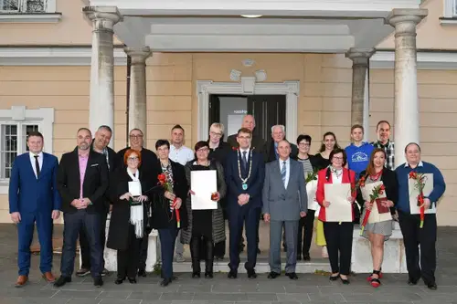 FOTO: Na Ravnah slavnostno podelili občinska odličja in s tem obogatili občinski praznik