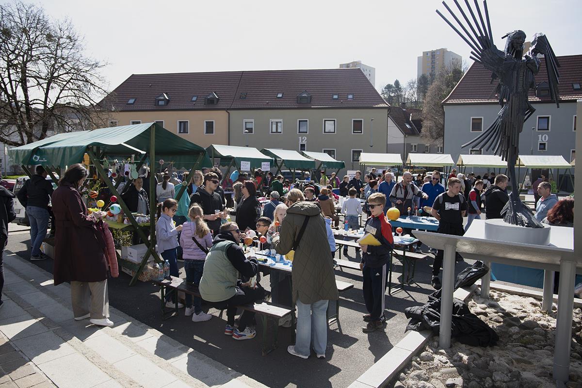 FOTO: Dan za spremembe 2025 – prostovoljci so na Ravnah spreminjali svet