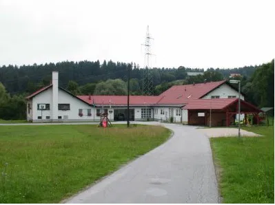 Podružnična šola v Šmiklavžu začasno zapira svoja vrata