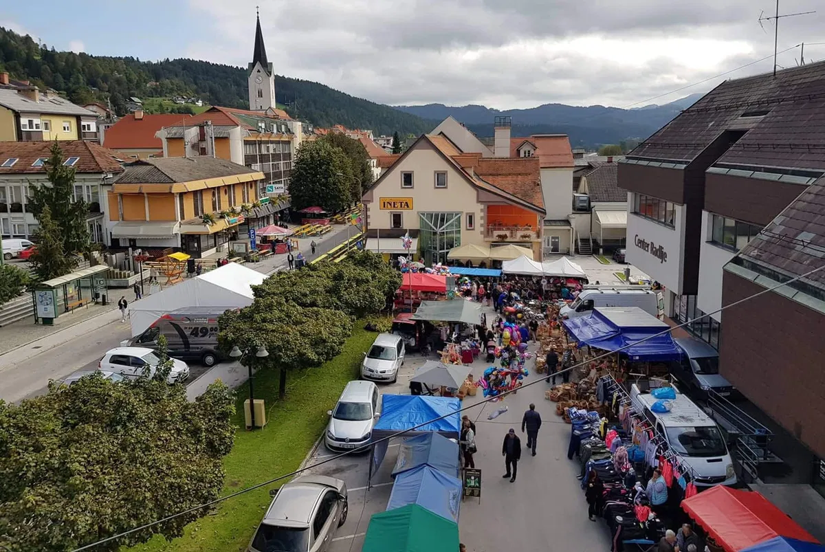 V Radljah ob Dravi bo ta vikend zaradi Cvetnega sejma začasna zapora cest