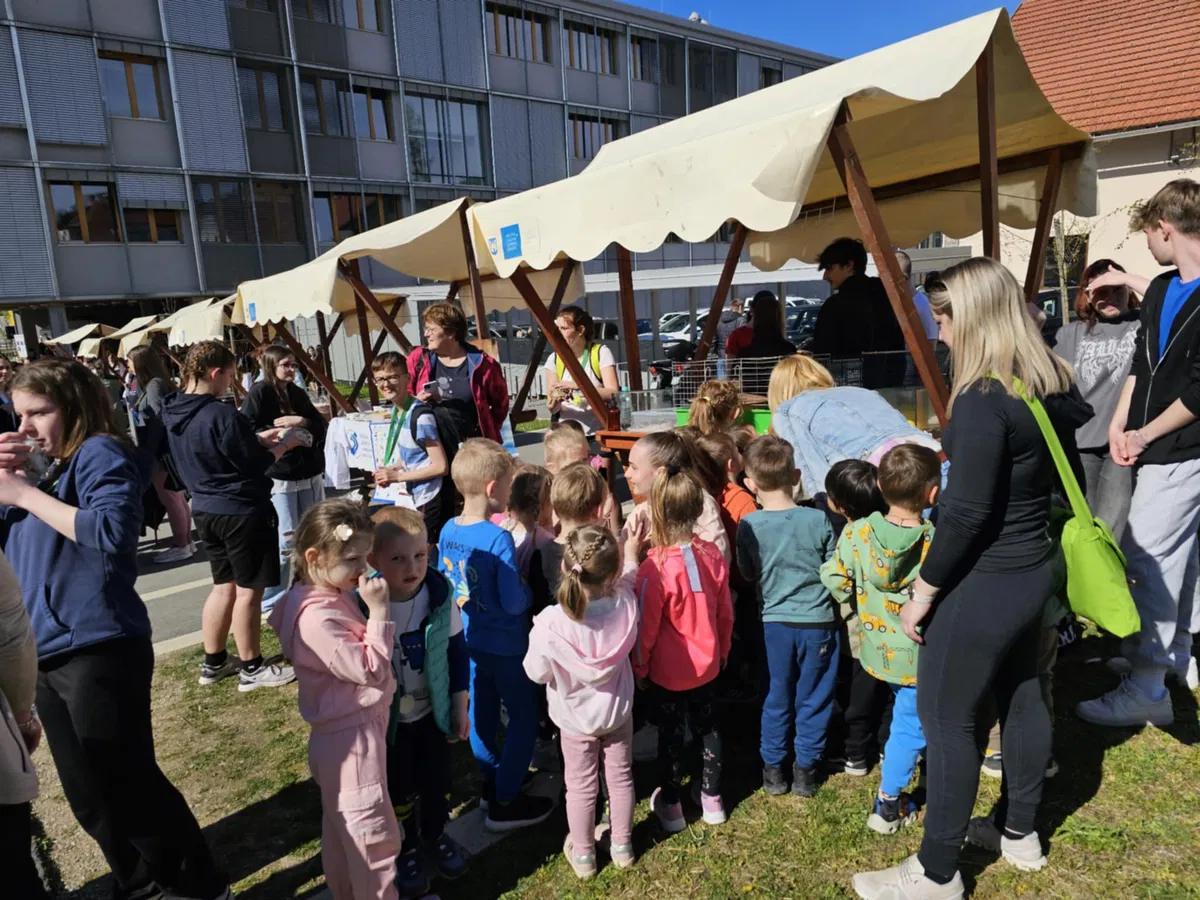 FOTO: Včeraj je v Slovenj Gradcu potekal Tek zdravja – praznik gibanja, povezanosti in veselja