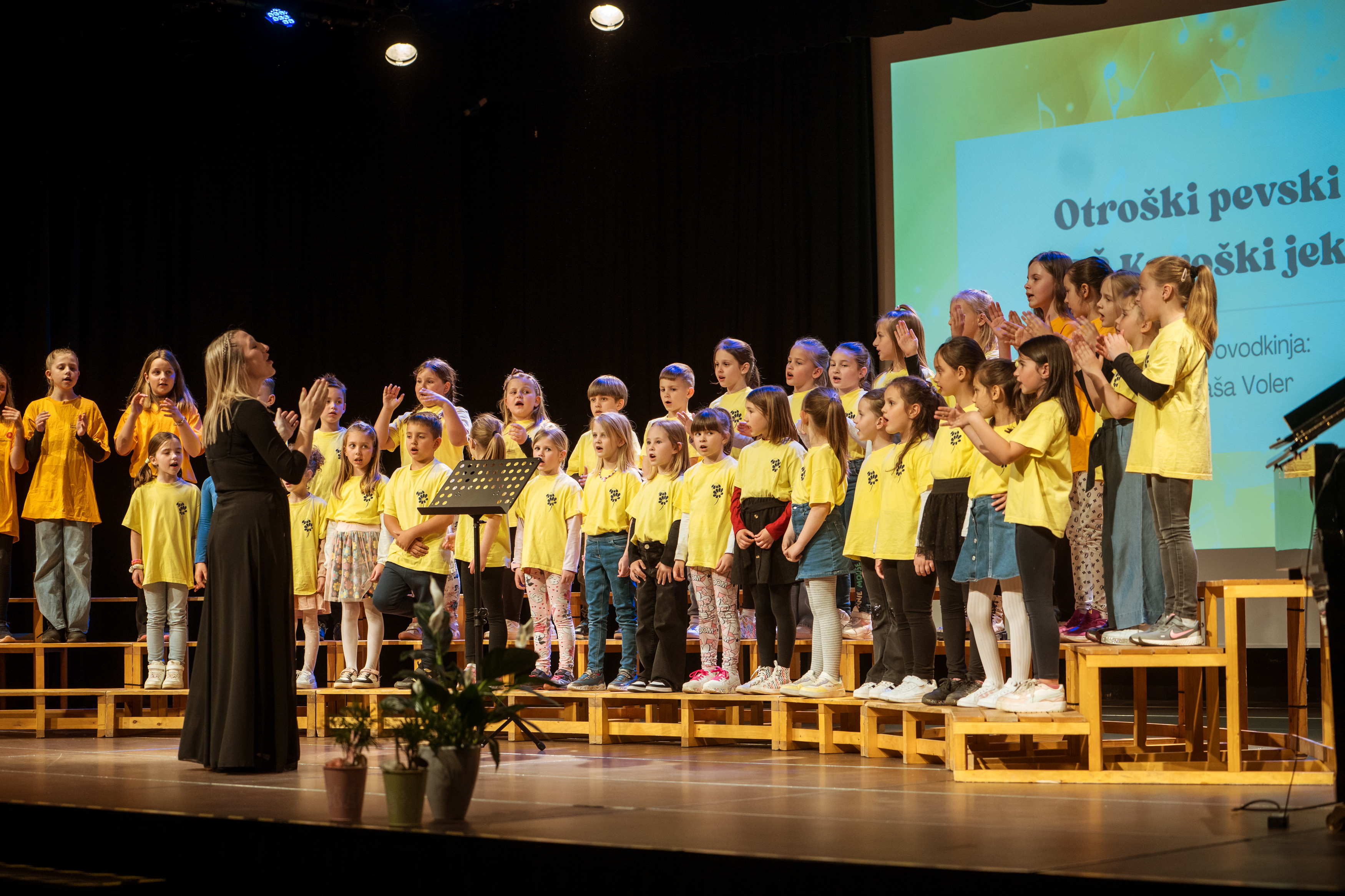 Prevalje v znamenju pesmi: Jubilejno 60. srečanje otroških in mladinskih pevskih zborov (FOTO)