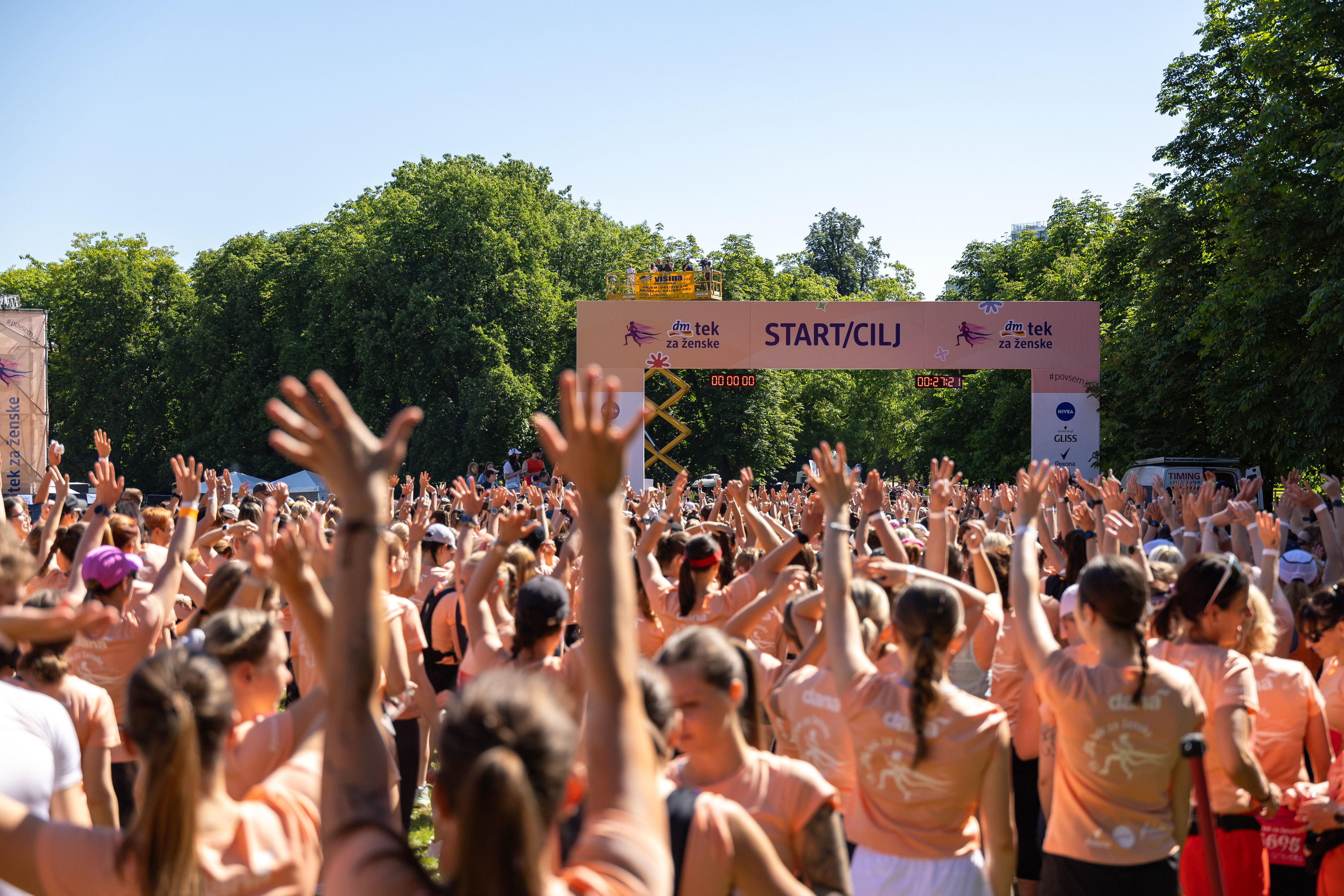 V parku Tivoli tekle udeleženke 19. dm teka za ženske