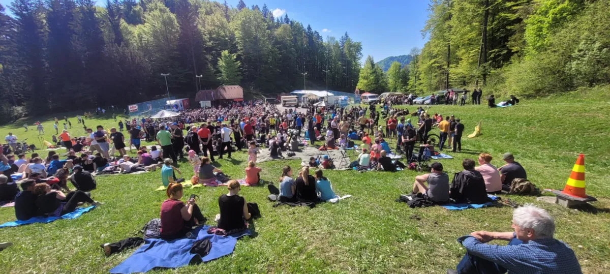 FOTO: Več tisoč obiskovalcev praznovalo prvi maj v Završah: Skupaj smo močnejši