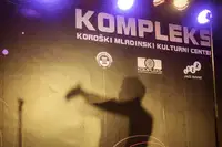 Kompleks vas bo v maju popeljal od Nirvane do smejalnih krčev