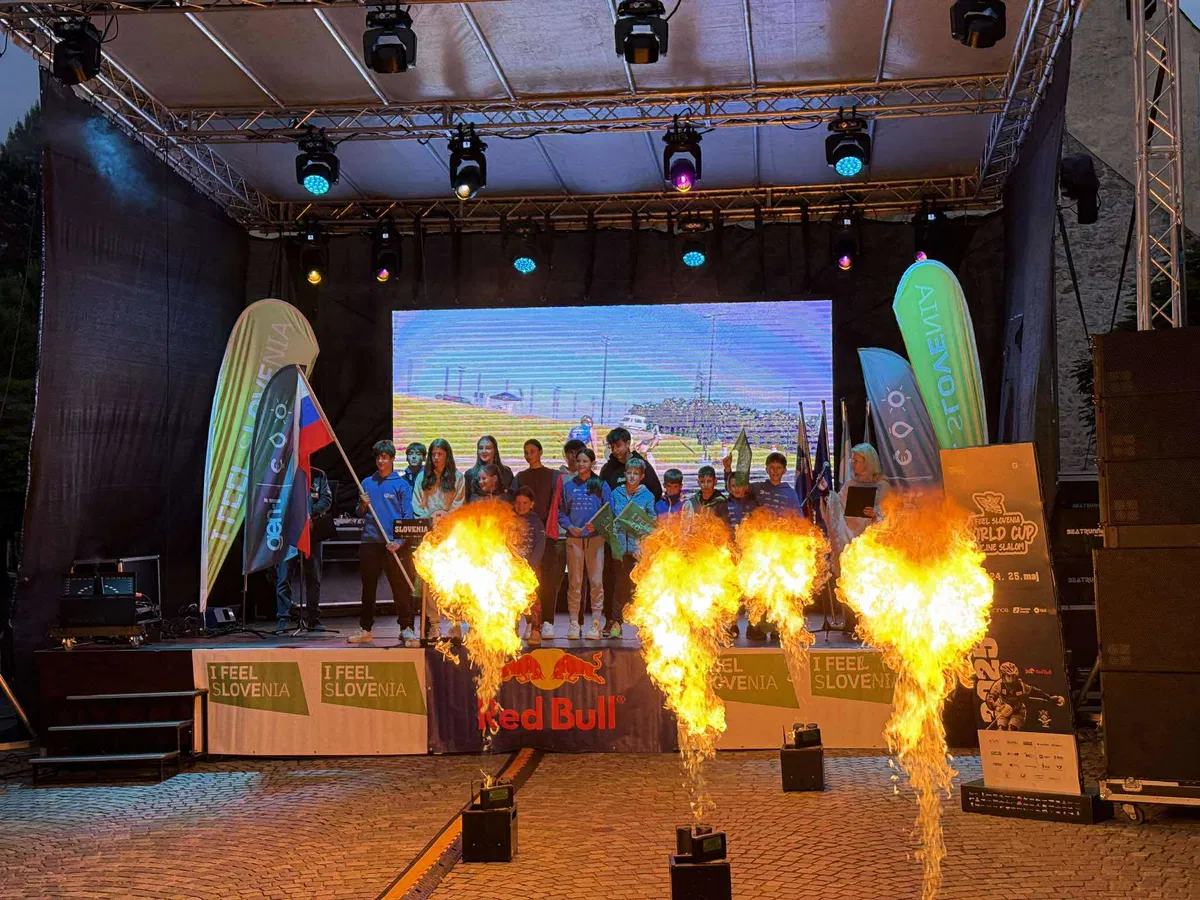 Drugi dan tekmovanja I FEEL SLOVENIA World Cup Inline Slalom bodo za večerno zabavo poskrbeli Rock &amp; Roller žur s Faušdur