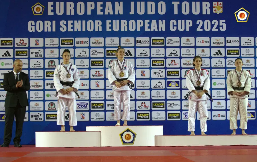 FOTO: Jevgenija Gajić se domov vrača s srebrno medaljo