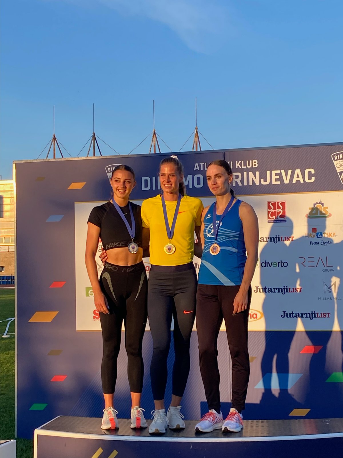 Maja Pogorevc in Hanna Paulina Navodnik zopet odlično nastopili, tokrat v Zagrebu