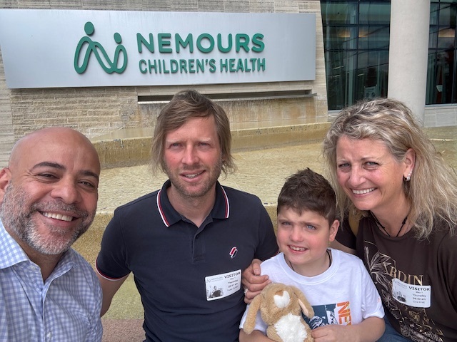 Matic, za katerega je Slovenija zbirala denar za potrebno zdravljenje, je že v ZDA (FOTO)