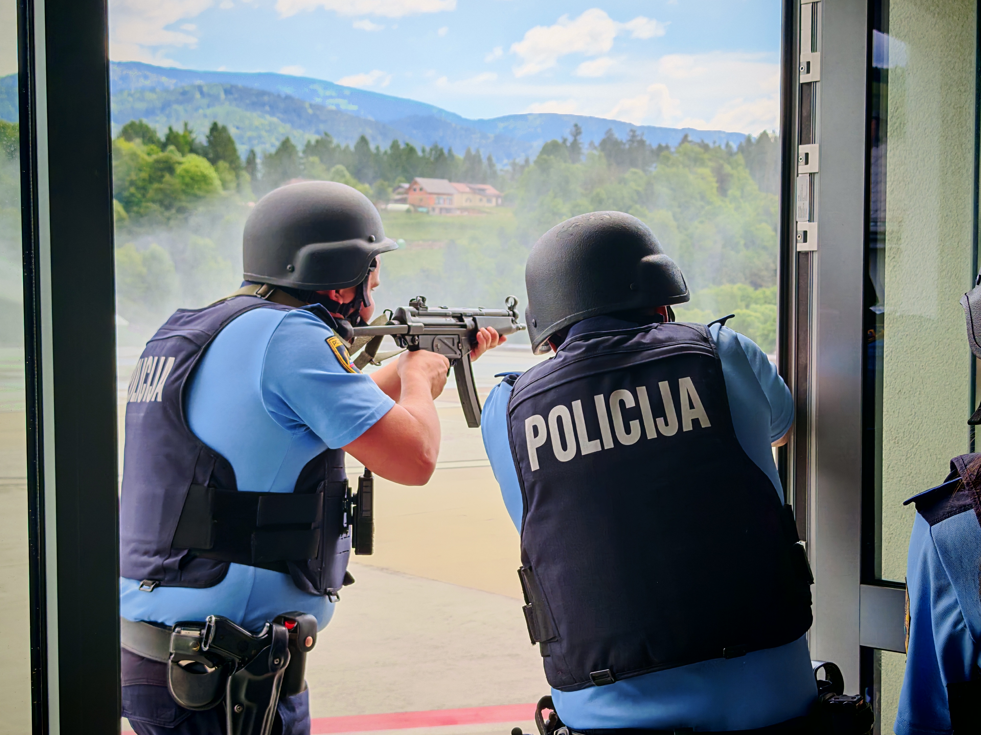FOTO: V bolnišnici Slovenj Gradec je potekala varnostna vaja interventnih služb ob izrednih dogodkih