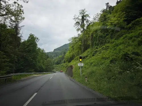 Luči za plaz med Dravogradom in Ravnami znova utripajo, razloga za preplah ni