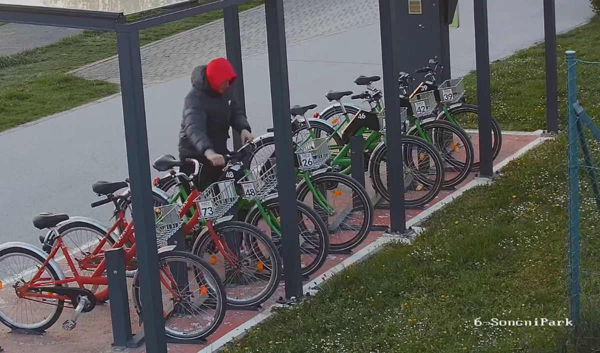 Vandalizem na Bicy postajah v Velenju: Prepoznate storilce? (video)