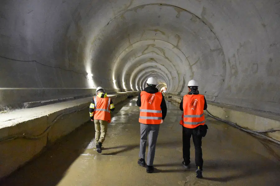 (FOTO in VIDEO) Preboj predora Konovo: Nov kamenček v mozaiku gradnje hitre ceste