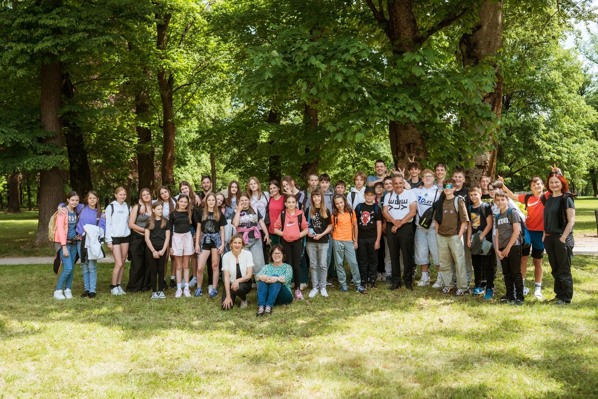 FOTO: Zaključek osme bralne sezone na Ravnah na Koroškem v znamenju rapa in poezije