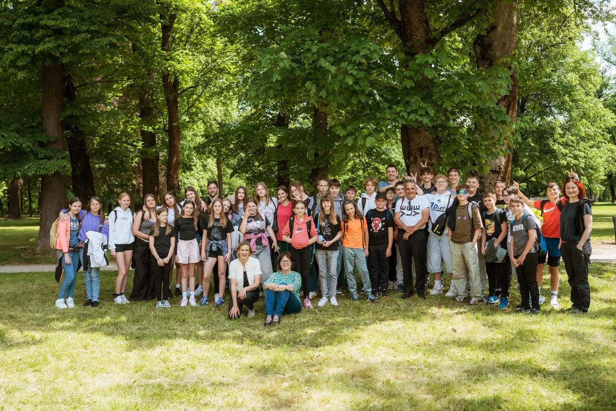 FOTO: Zaključek osme bralne sezone na Ravnah na Koroškem v znamenju rapa in poezije