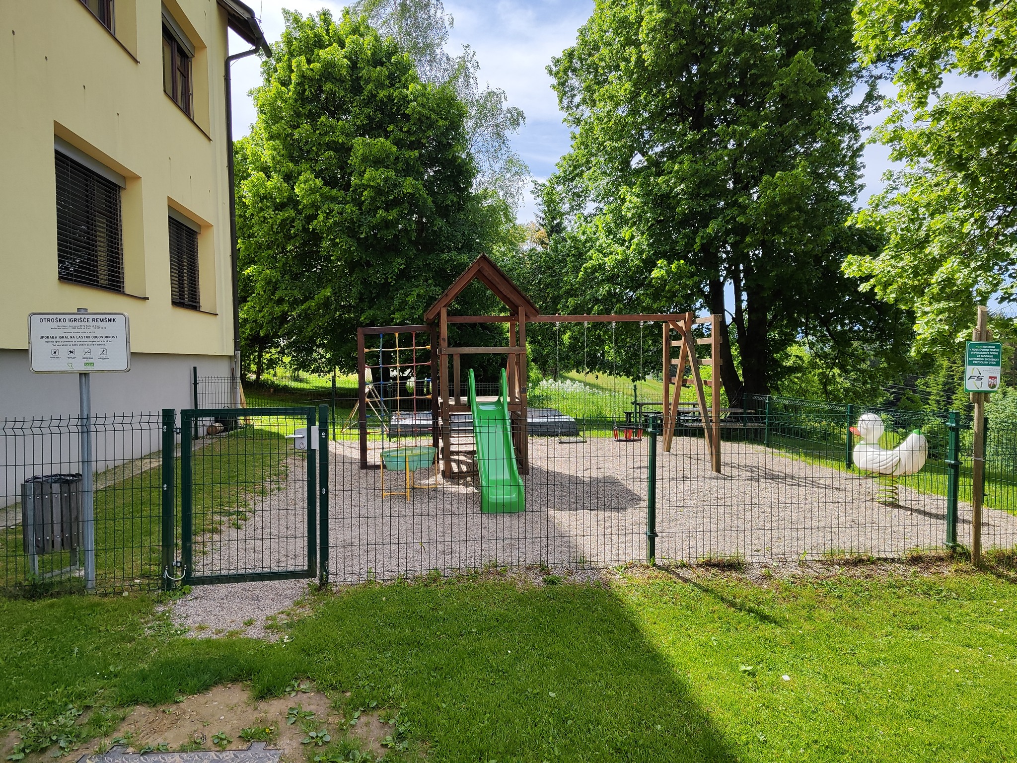 Zaradi vandalizma bodo igrala na Remšniku zaklenjena