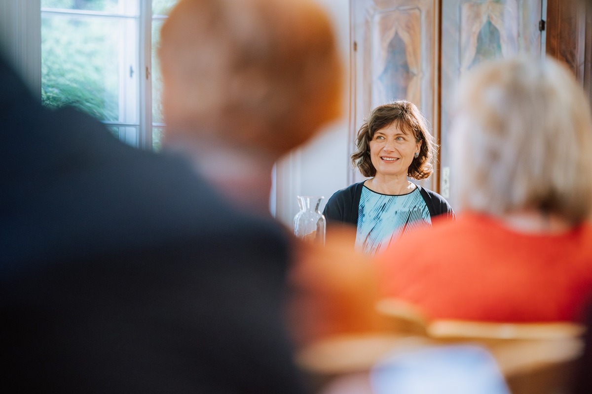 FOTO: Na Ravnah je potekal literarni večer z mag. Anjo Štefan
