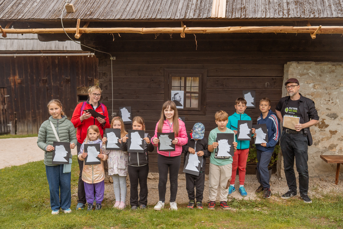 FOTO: Prvi dan Festivala pod Goro je zvenela zdravilna moč pesmi in besed s Prežihom, odprtje doživljajskega parka