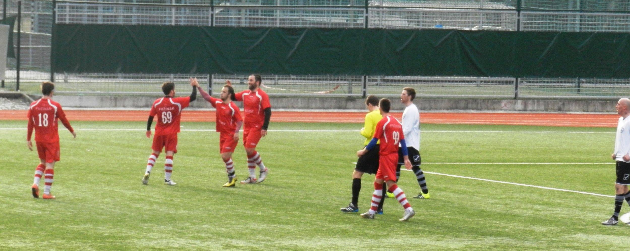 Danes bo na Ravnah medsosedski derbi z enotno vizijo – Fužinar in Korotan skupaj za nogometno Koroško