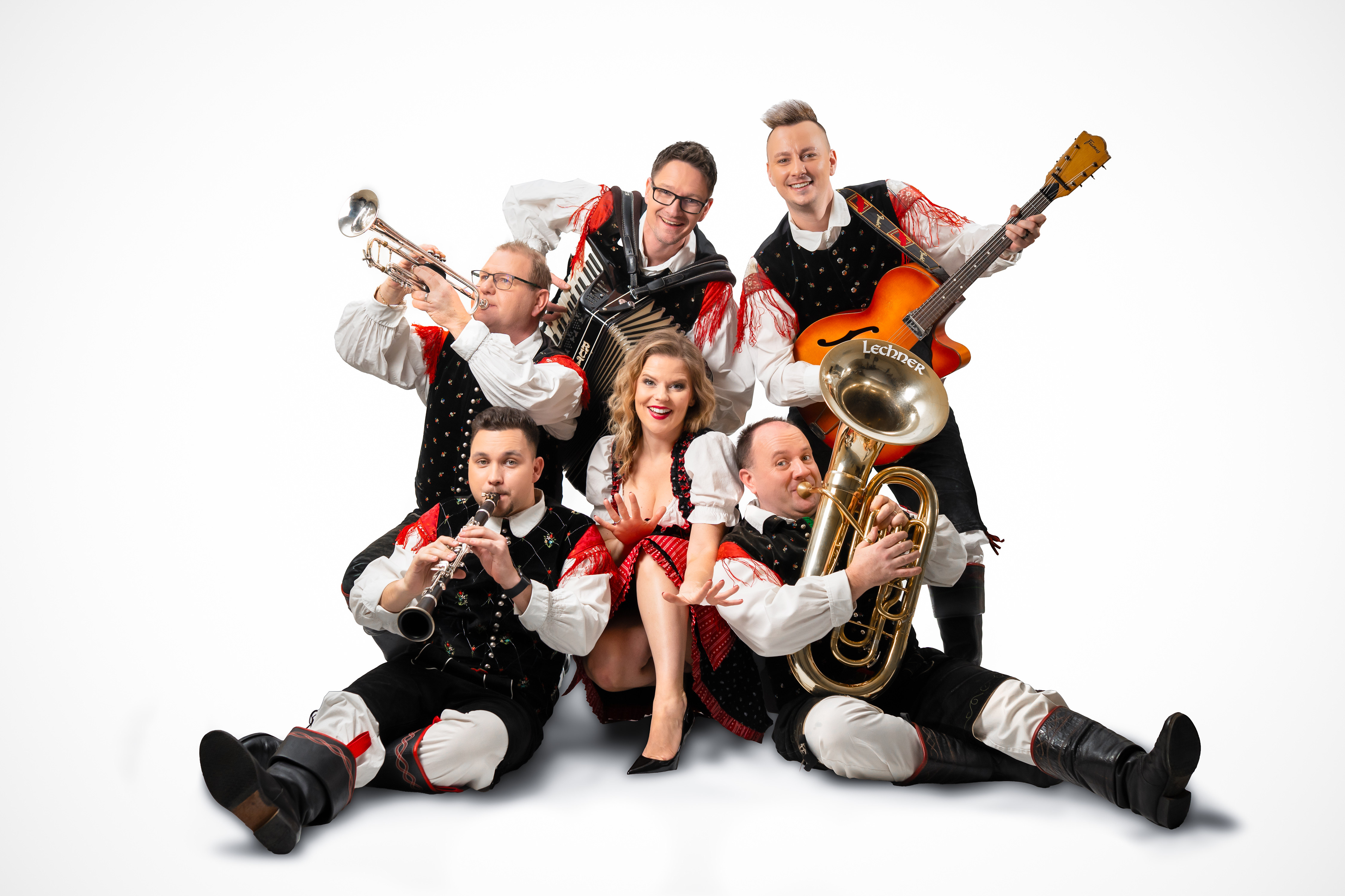 Danes ansambel Rosa praznuje 30 let glasbene poti z velikim koncertom v Slovenj Gradcu