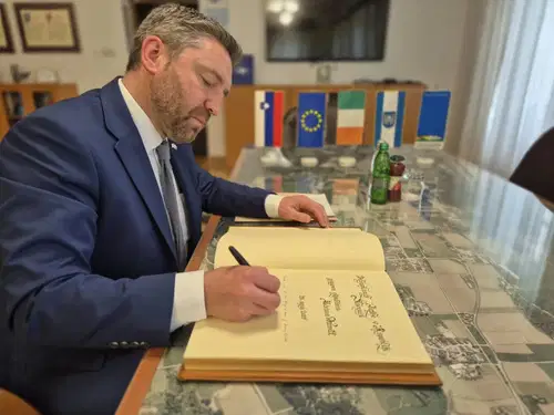 Slovenj Gradec obiskal veleposlanik Irske Nj. eksc. Adrian Farrell