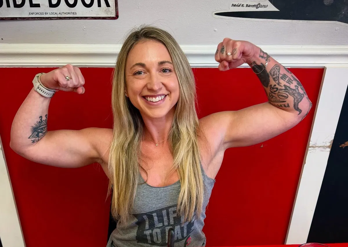 V dvoje je lepše - Randyju se bo na Saloonovem steak challenga pridružila Katina Eats Kilos, youtuberka z milijonom sledilcev