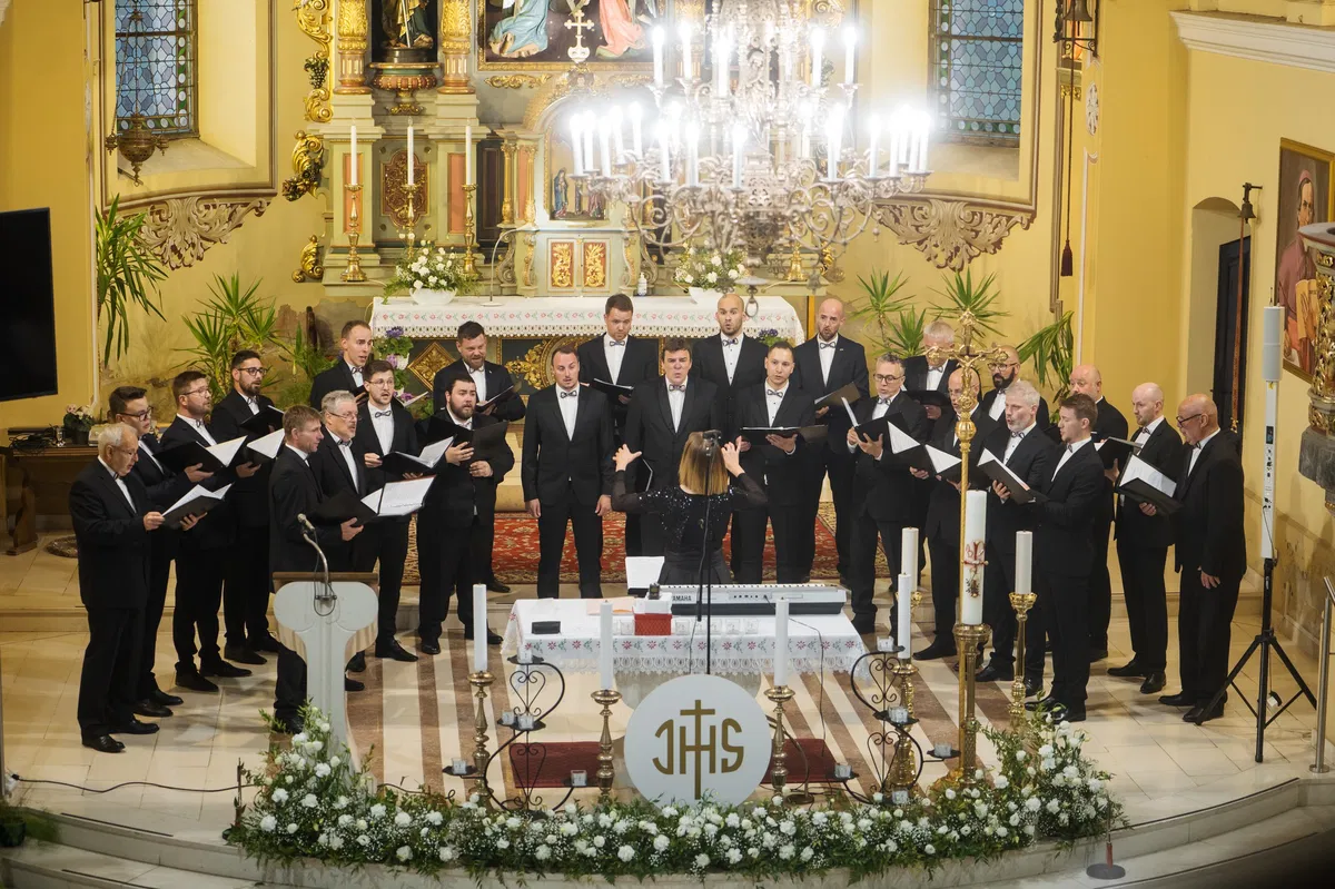 MoPZ Vres se domov vrača z zlato plaketo mednarodnega pevskega tekmovanja