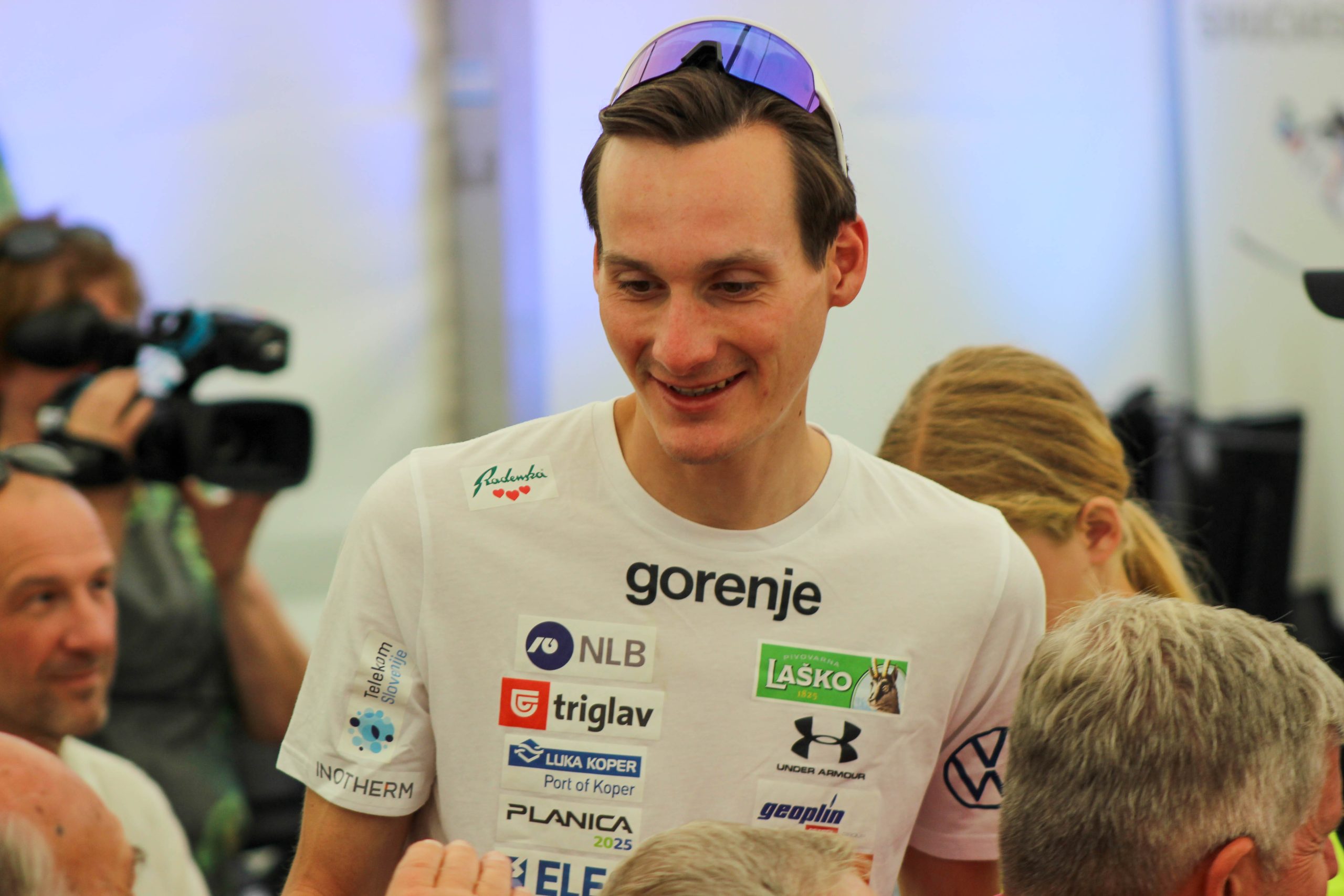 Domen Prevc olimpijski prvak na veliki skakalnici 