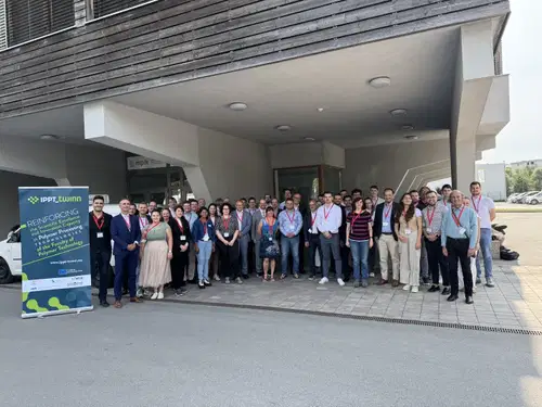 FOTO: Mednarodna konferenca o nadomeščanju kovin in lahkih polimernih kompozitih združila znanost in gospodarstvo