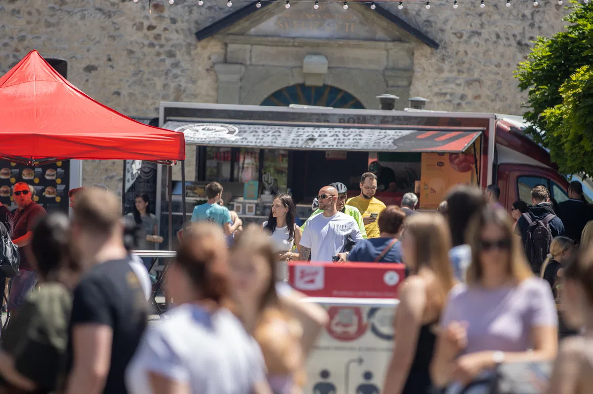 Tudi danes vas bo v Slovenj Gradcu razvajala pisana Karavana okusov (FOTO)