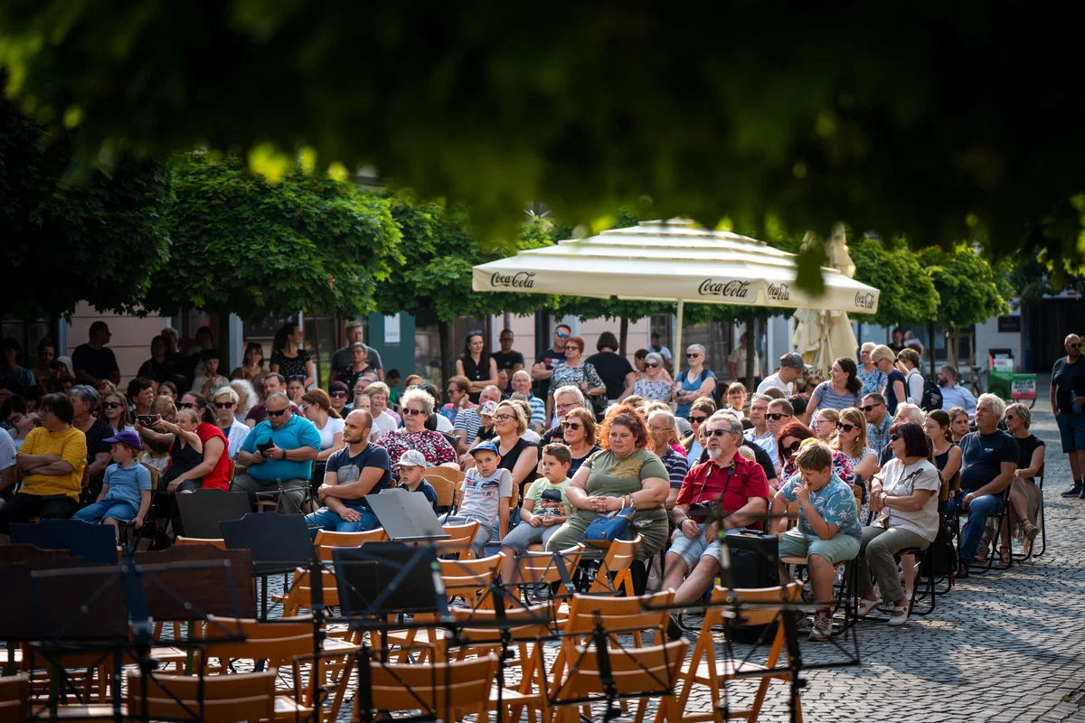 FOTO: Središče Slovenj Gradca napolnila glasba in občinstvo