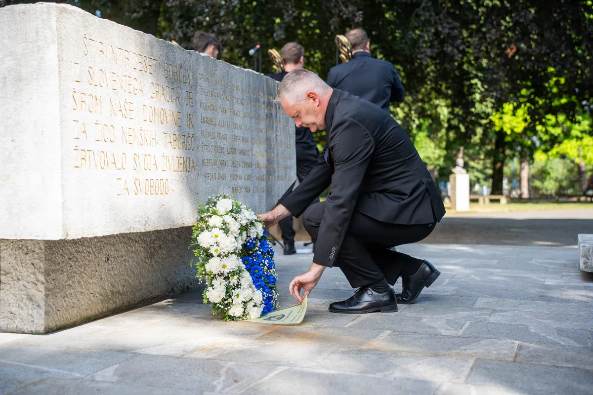 FOTO: V Slovenj Gradcu so se poklonili padlim v osamosvojitveni vojni