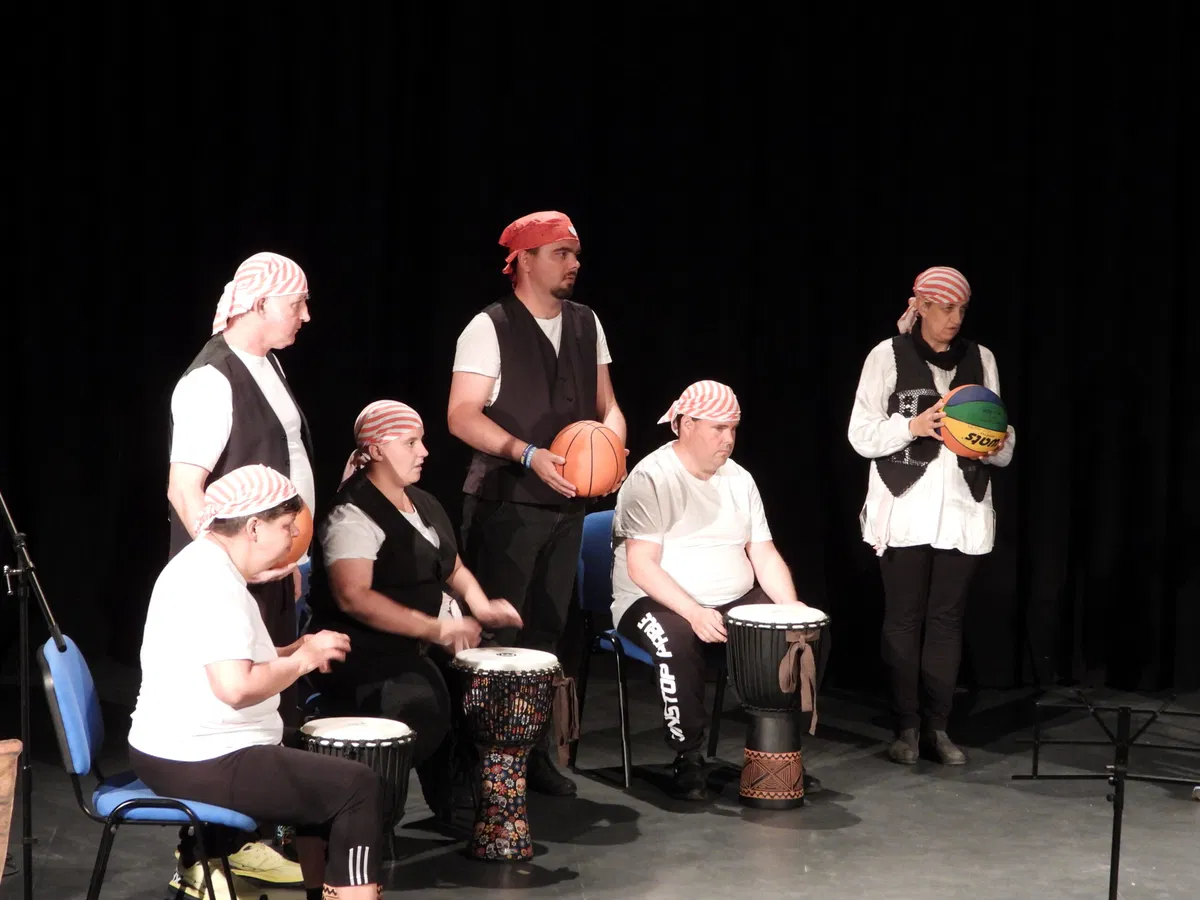 FOTO: V CUDV Črna je bilo znova srčno srečanje s svojci