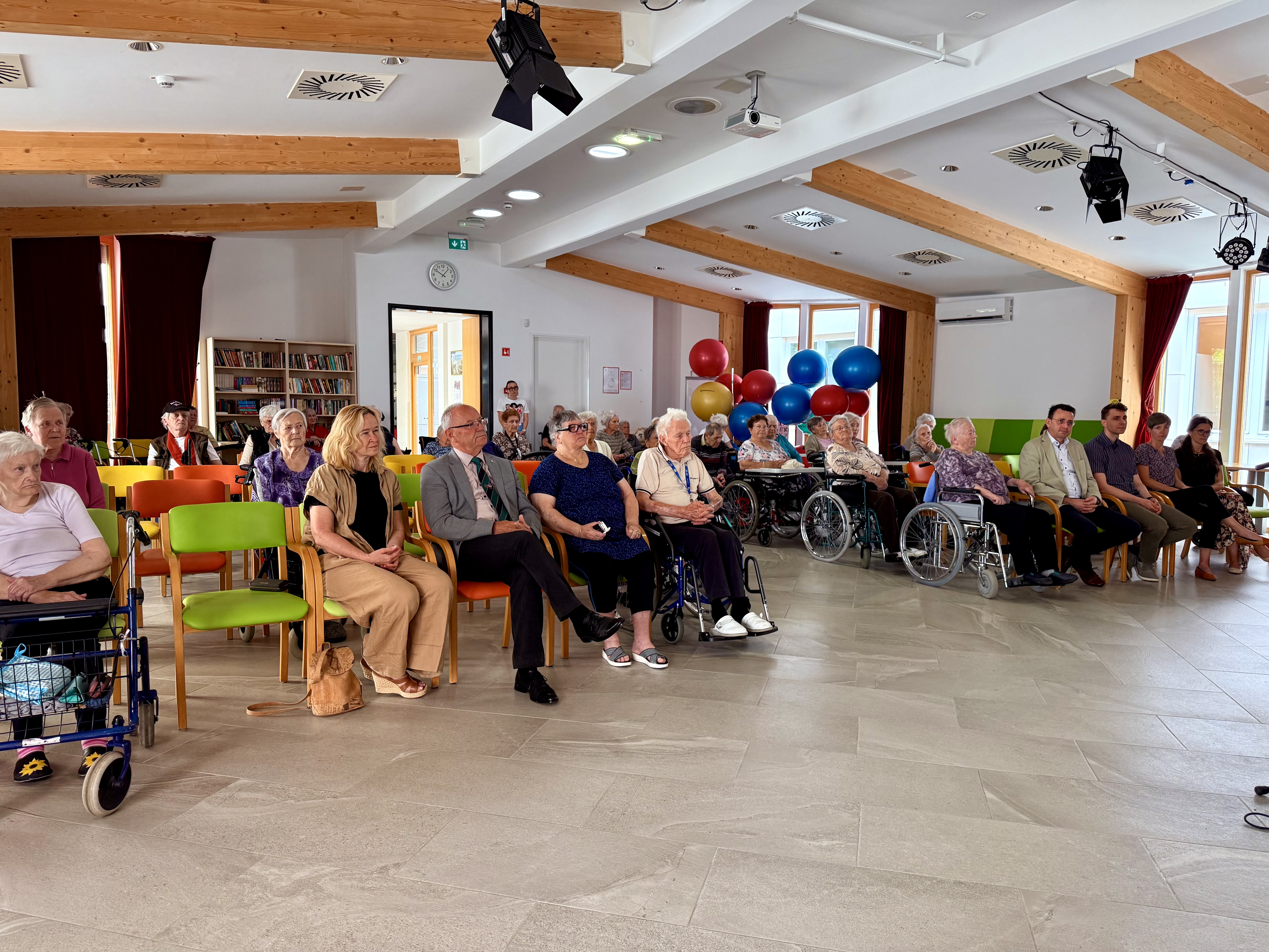 V Domu starejših Na Fari bogatejši za opremo za boljšo zdravstveno oskrbo stanovalcev (FOTO)