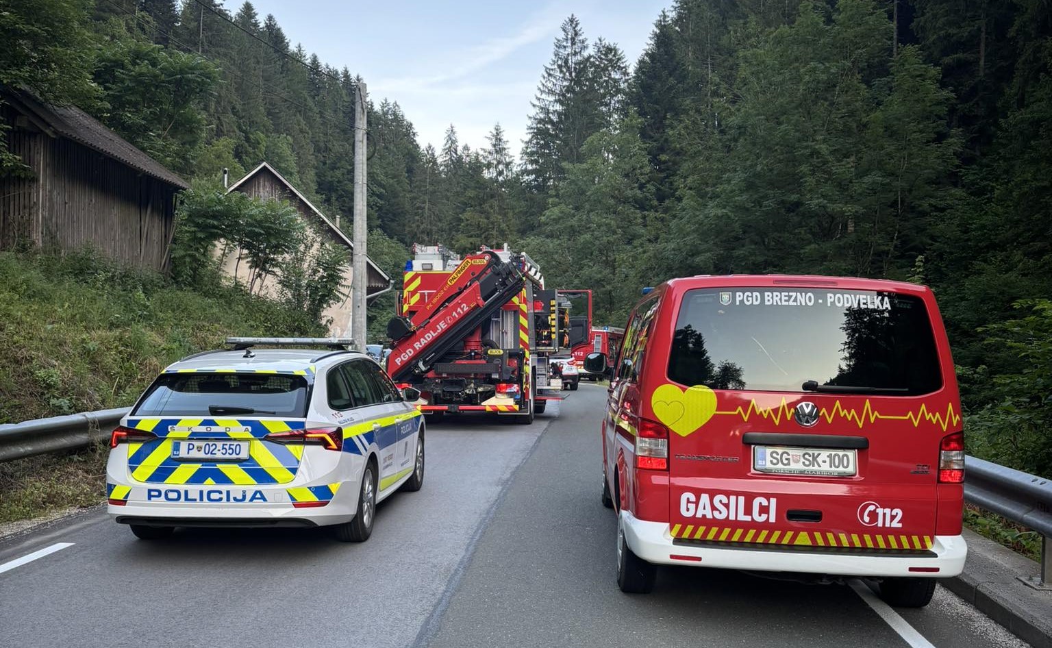 Gasilci na območju Občine Podvelka posredovali pri nesreči traktorista, kateri se je huje poškodoval