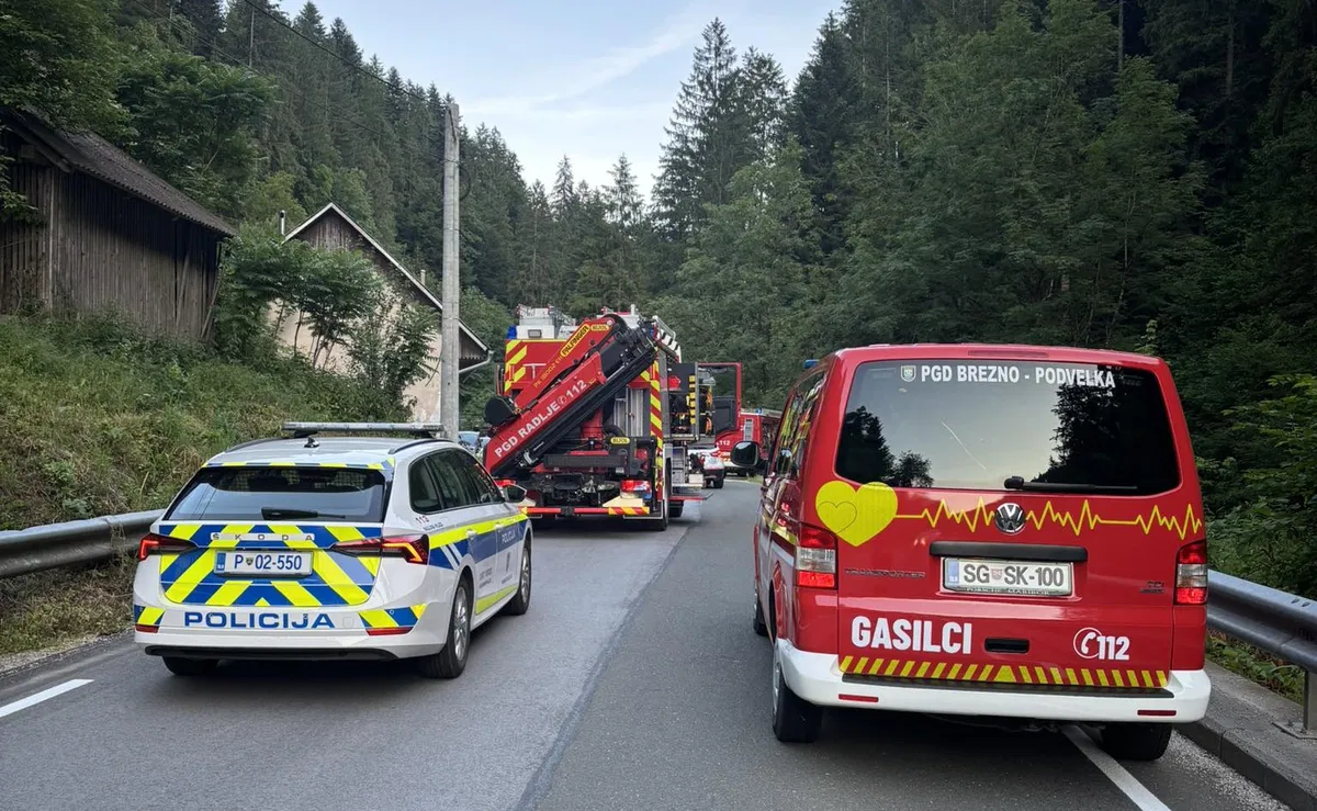 Gasilci na območju Občine Podvelka posredovali pri nesreči traktorista, kateri se je huje poškodoval