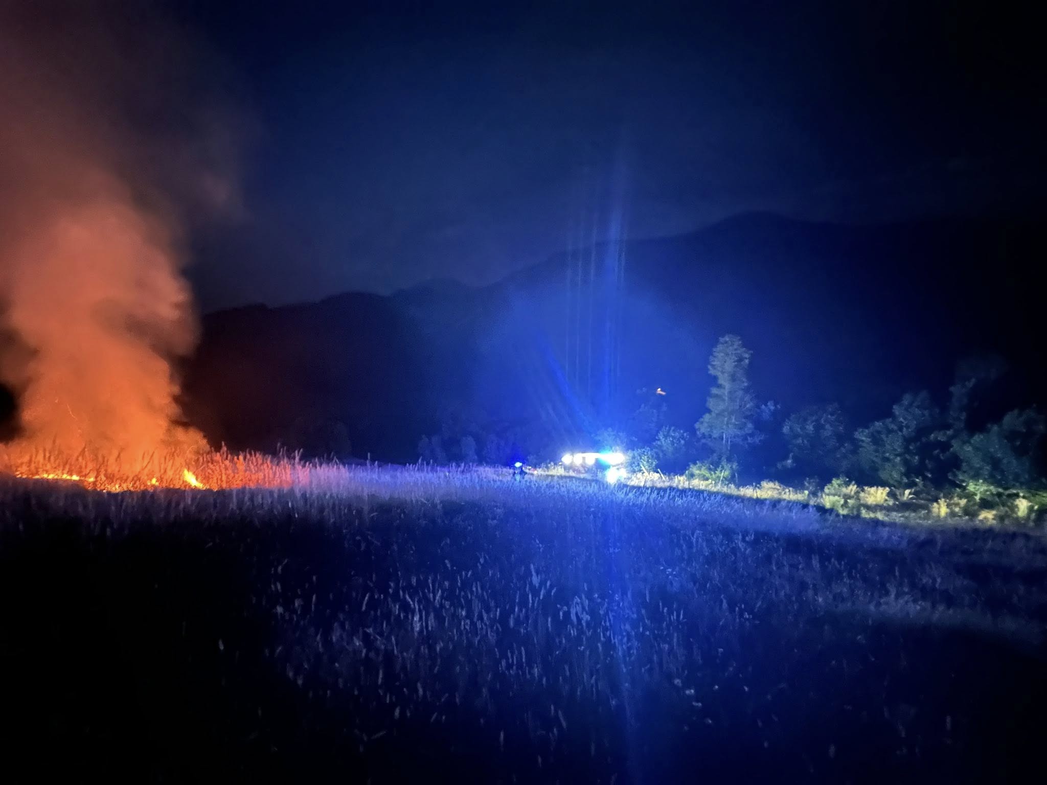 FOTO: Gasilci Mežiške doline že drugi dan posredovali pri požaru v naravi