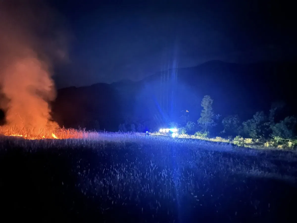 FOTO: Gasilci Mežiške doline že drugi dan posredovali pri požaru v naravi