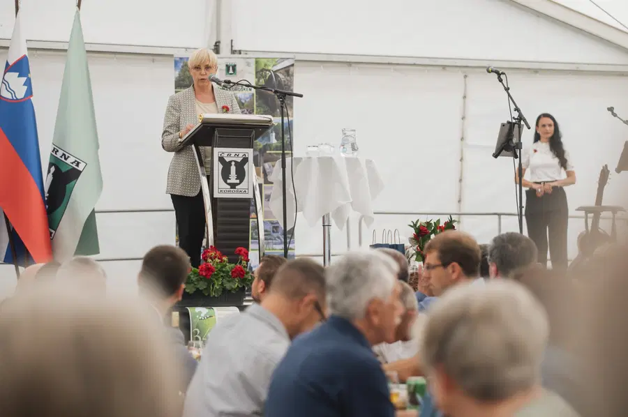 Predsednica pod Najevsko lipo o solidarnosti, koroški drži in politiki