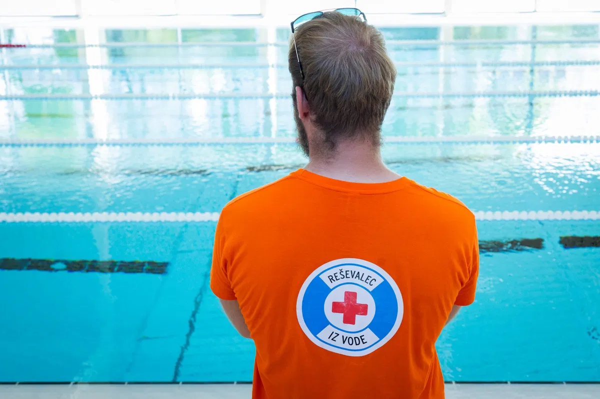 Reševalci iz vode pozivajo k previdnosti in pozornosti tudi na druge kopalce