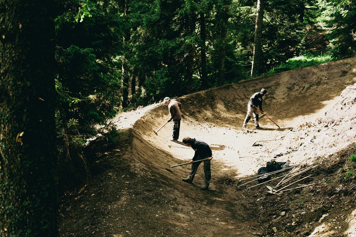 V Bike parku Kope priprave na vikend furanje in Flat Out Days