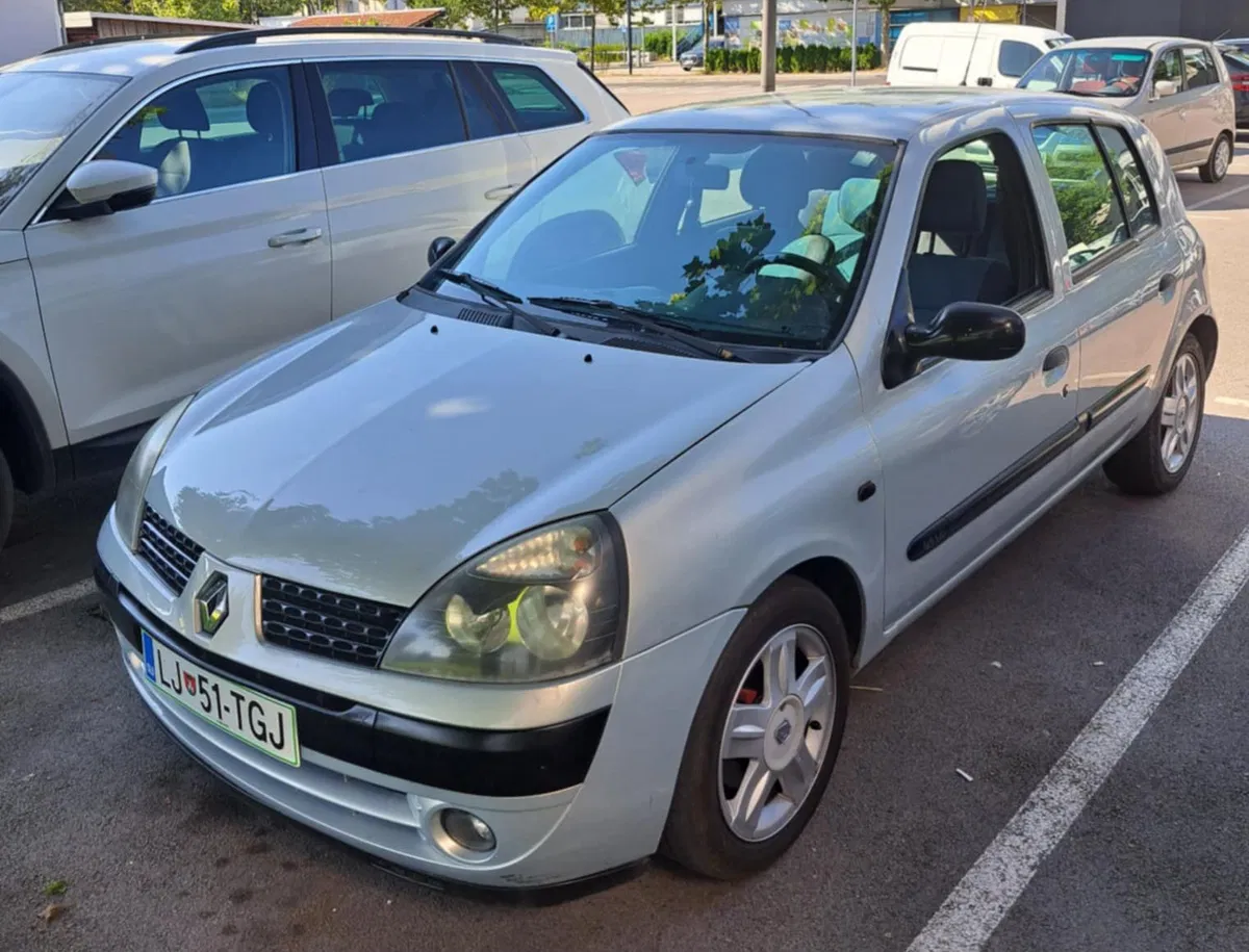 V Dobji vasi ukraden avto - lastnik prosi za pomoč pri iskanju