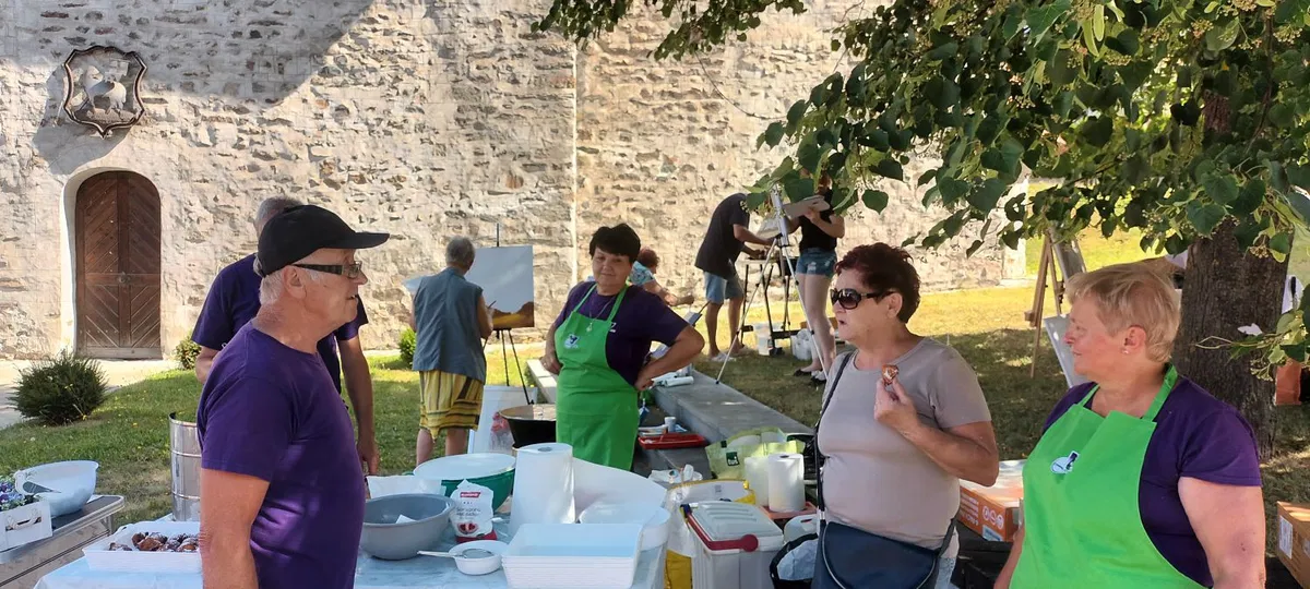 FOTO: V Dravogradu Likovna sekcija KD Dravograd pripravila Dan odprtih vrat