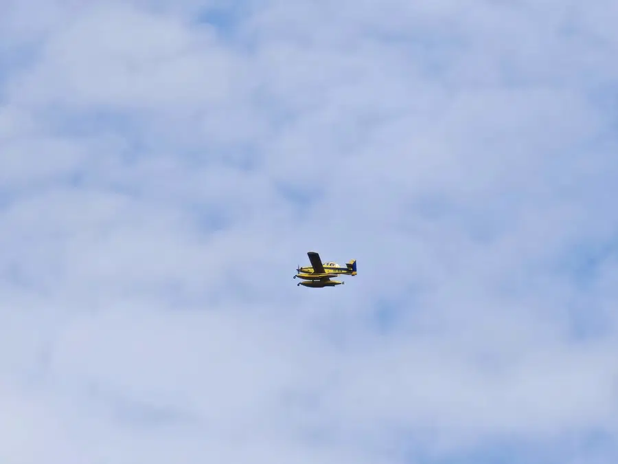 Gašenje nad Žerjavom še vedno v teku, gasilci opozarjajo - ne preletavajte območja z droni