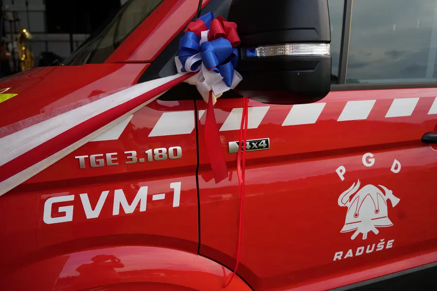 VIDEO in FOTO: PGD Raduše prevzelo novo vozilo in opremo, vse skupaj okronali z veliko gasilsko veselico