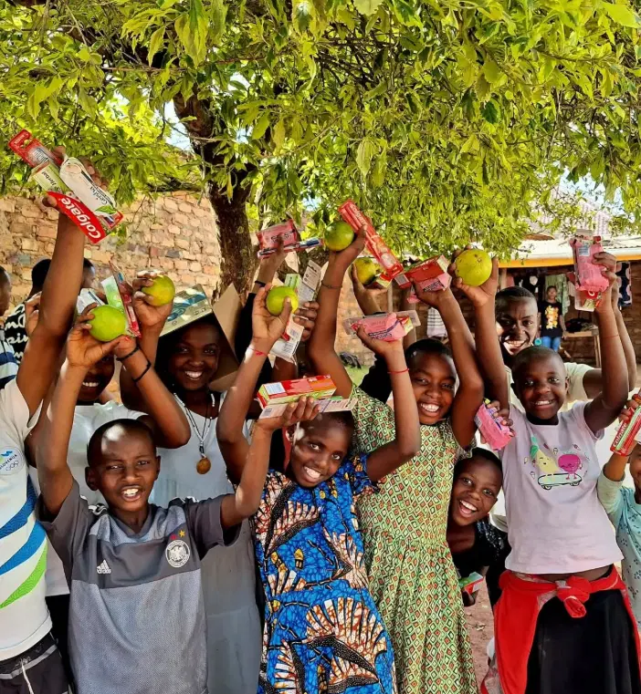Mladi zdravniki se odpravljajo na dobrodelno odpravo v Ugando, pomagate jim lahko tudi vi