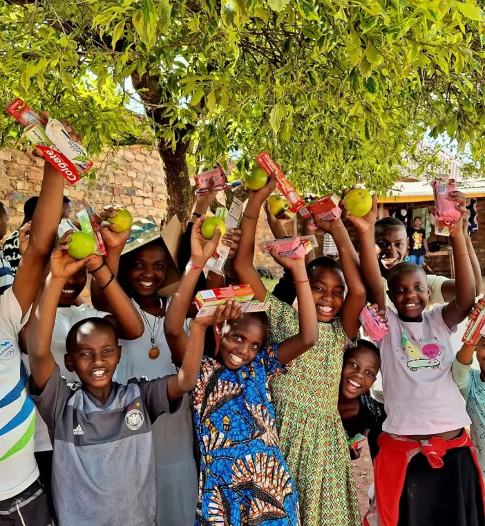 Mladi zdravniki se odpravljajo na dobrodelno odpravo v Ugando, pomagate jim lahko tudi vi